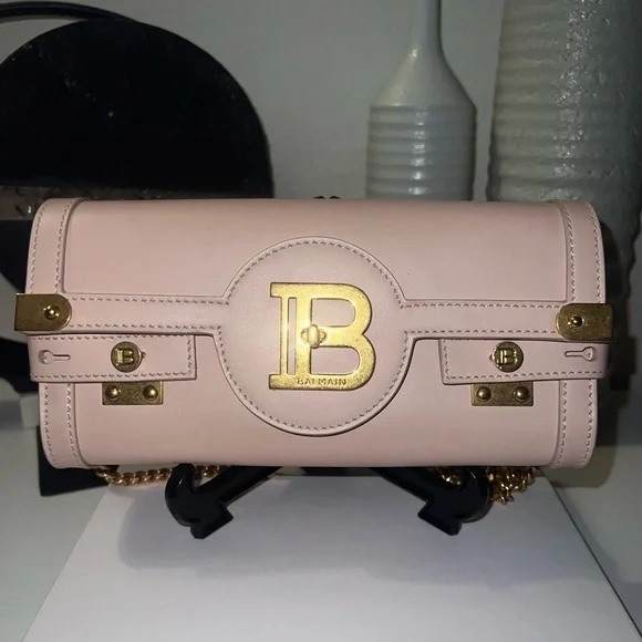 *SOLD* Balmain Envelope Bag w/ Detachable Chain - Picture 2 of 13